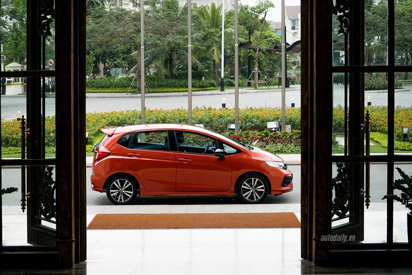 Đánh giá Honda Jazz RS: Xe nhỏ có nhiều "võ" ảnh 9 danh gia honda jazz rs xe nho co nhieu vo