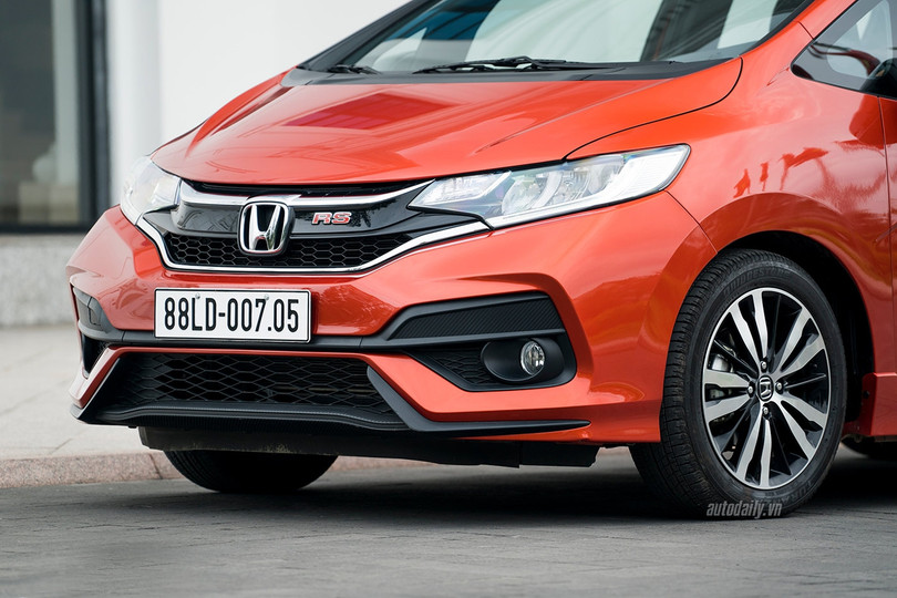 Đánh giá Honda Jazz RS: Xe nhỏ có nhiều "võ" ảnh 3 danh gia honda jazz rs xe nho co nhieu vo