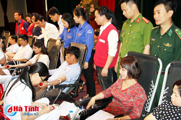 ra mat clb ngan hang mau song huyen nghi xuan