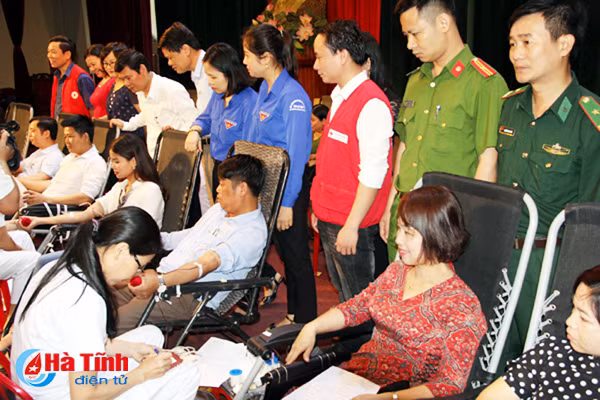 ra mat clb ngan hang mau song huyen nghi xuan