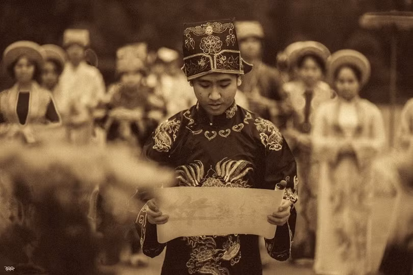 dan chuyen su tai hien cac thoi ky vang son cua dan toc qua anh ky yeu