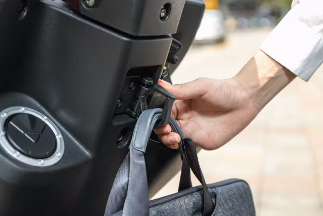 can canh doi thu honda sh mode gia chi 53 trieu dong