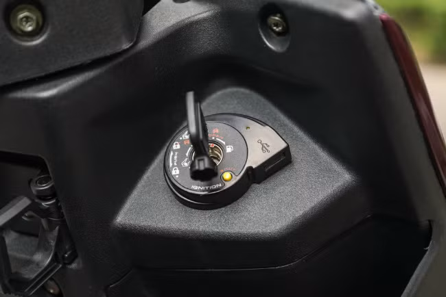 can canh doi thu honda sh mode gia chi 53 trieu dong