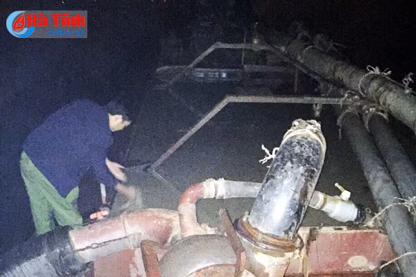 mot dem bat 4 vu khai thac cat trai phep tren song lam