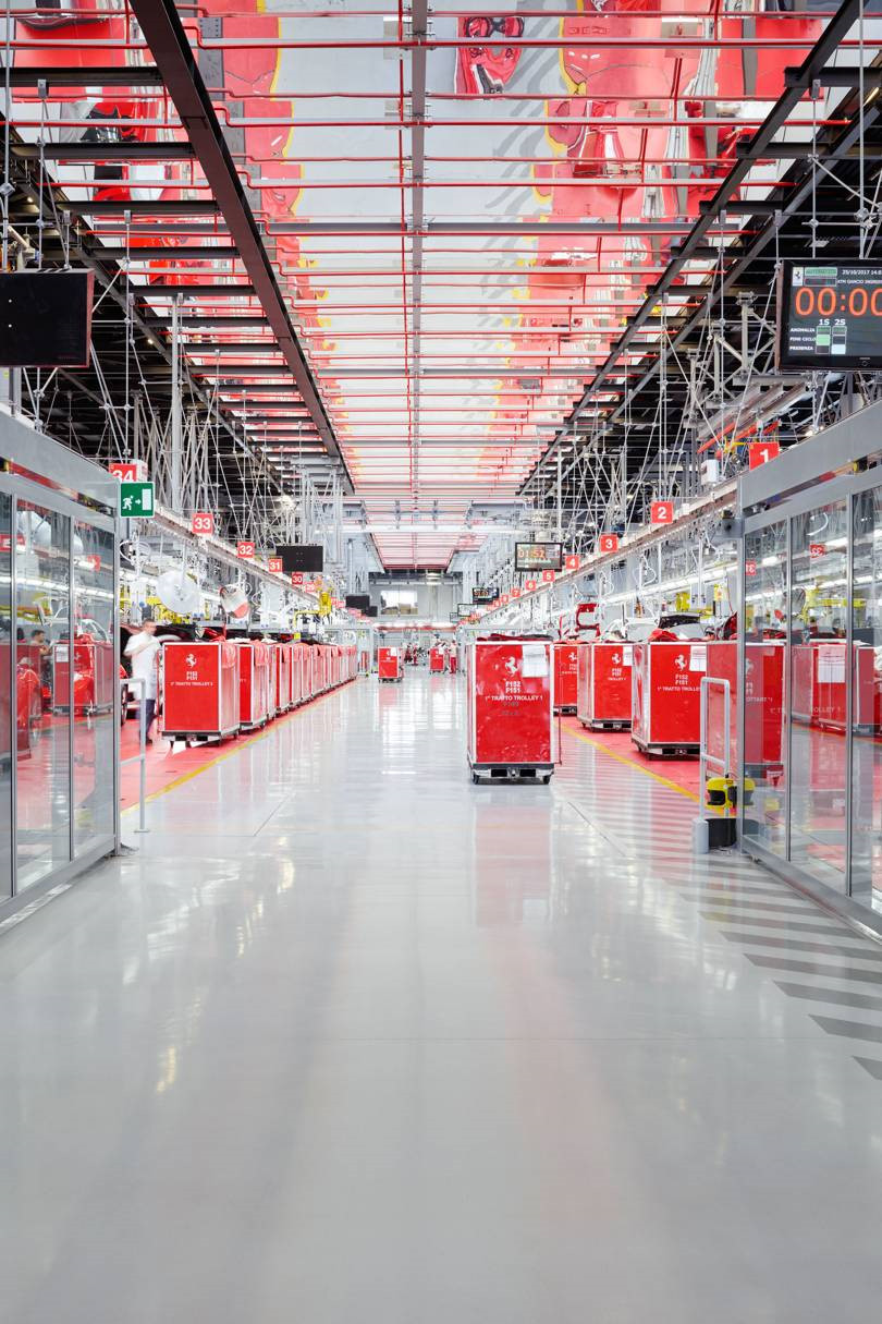 ben trong nha may bi mat cua ferrari
