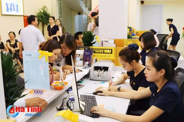 tin dung ban le co hoi vang cho cac ngan hang