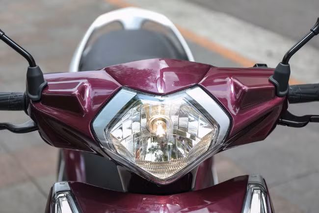 can canh doi thu honda sh mode gia chi 53 trieu dong