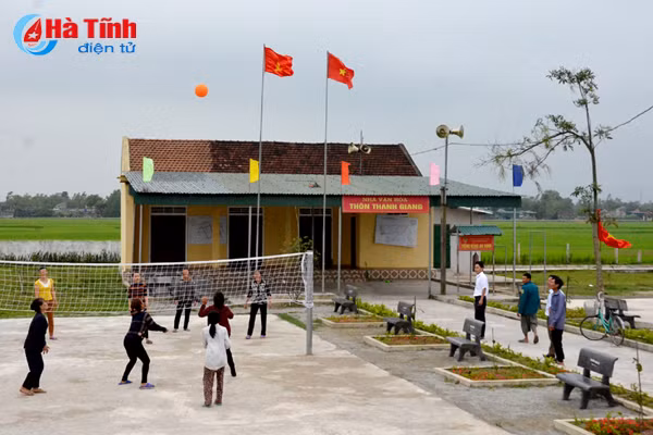 mot xa 2 nam giam 33 can bo va chuyen tinh gon bo may