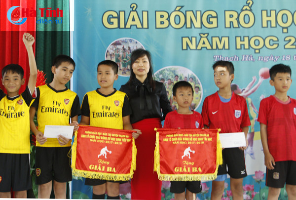 hap dan giai bong ro hoc sinh tieu hoc thach ha