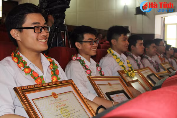 ha tinh xep thu 3 toan quoc ve so luong hoc sinh gioi cap quoc gia