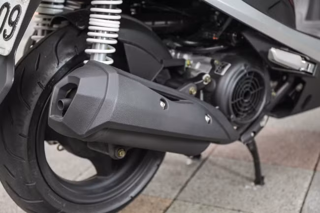 can canh doi thu honda sh mode gia chi 53 trieu dong