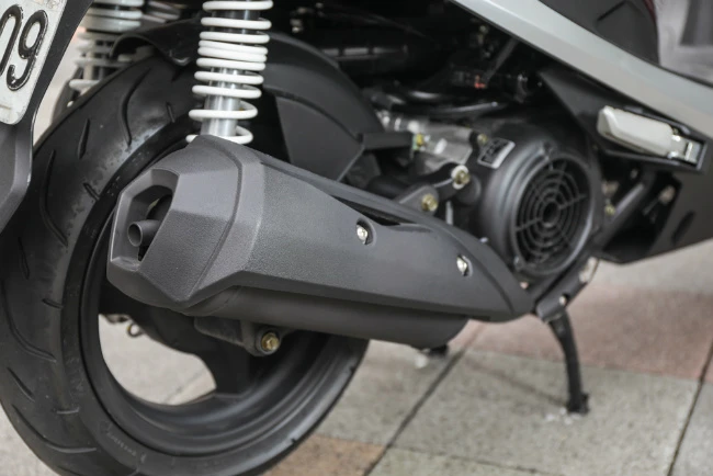 can canh doi thu honda sh mode gia chi 53 trieu dong