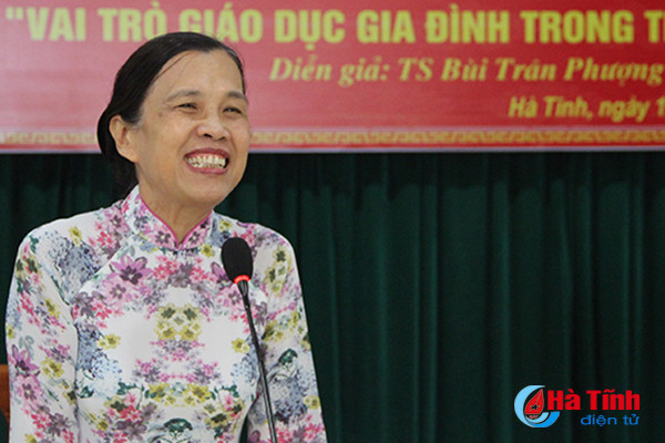 doc gia ha tinh tiep can tac pham viet ve nu sy doan thi diem