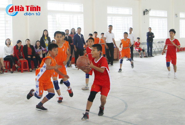 hap dan giai bong ro hoc sinh tieu hoc thach ha