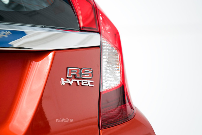 Đánh giá Honda Jazz RS: Xe nhỏ có nhiều "võ" ảnh 4 danh gia honda jazz rs xe nho co nhieu vo