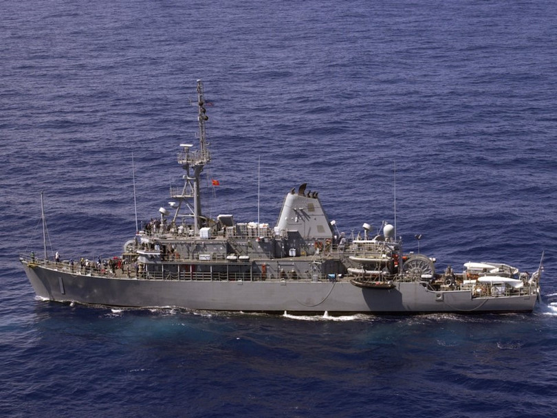 Tàu quét mìn lớp Avenger được chế tạo cho nhiệm vụ dò tìm, phát hiện và xử lý thủy lôi trên các tuyến đường biển quan trọng của Hải quân Mỹ. dan tau chien mat nuoc khong doi thu cua hai quan my