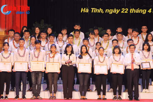 ha tinh xep thu 3 toan quoc ve so luong hoc sinh gioi cap quoc gia