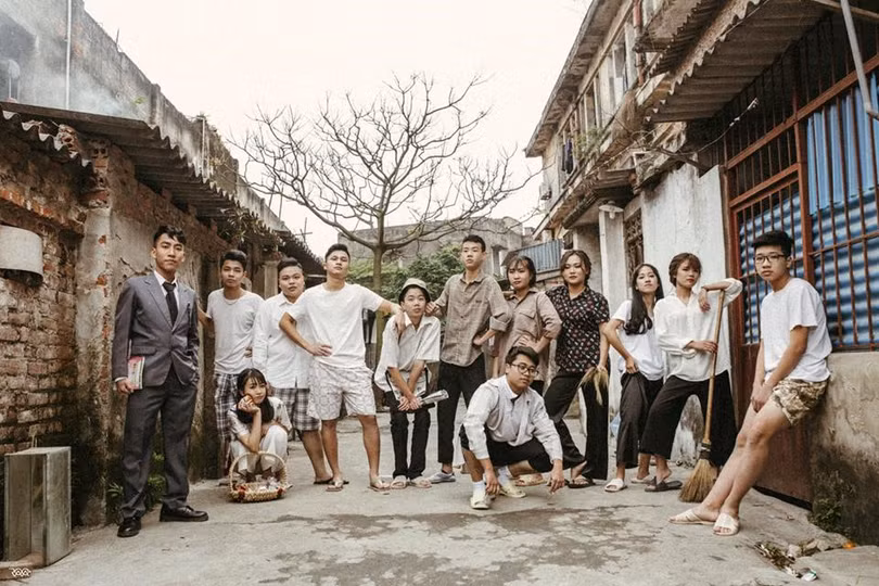 dan chuyen su tai hien cac thoi ky vang son cua dan toc qua anh ky yeu