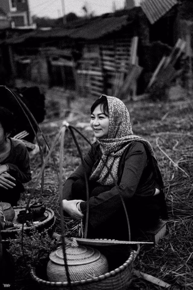 dan chuyen su tai hien cac thoi ky vang son cua dan toc qua anh ky yeu