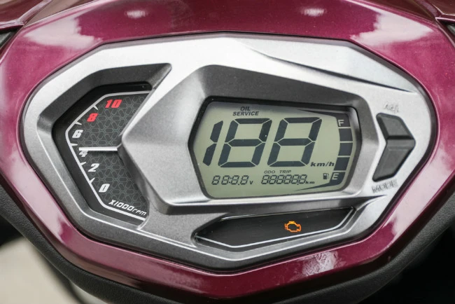 can canh doi thu honda sh mode gia chi 53 trieu dong