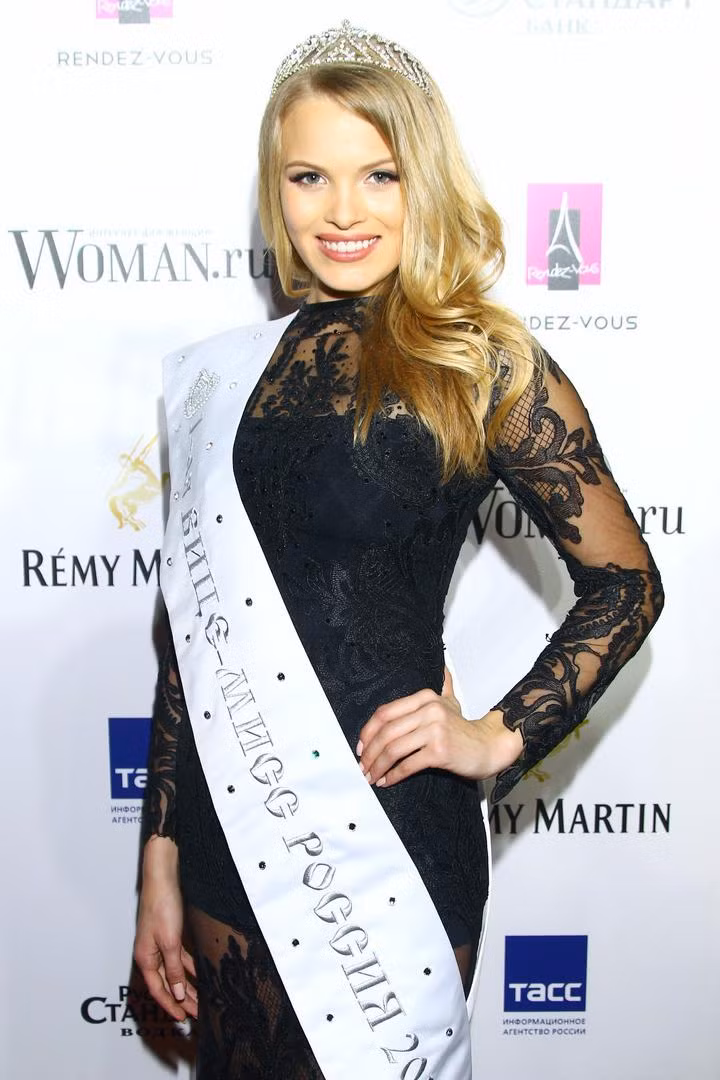 ngam nhan sac tan hoa hau nga 2018 yulia polyachikhina