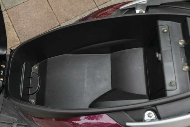 can canh doi thu honda sh mode gia chi 53 trieu dong