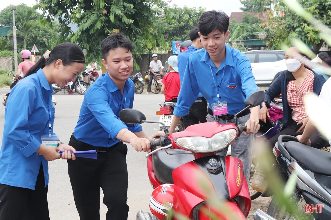 Những khoảnh khắc đáng nhớ trong ngày đầu Kỳ thi tốt nghiệp THPT