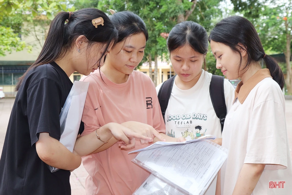 Những khoảnh khắc đáng nhớ trong ngày đầu Kỳ thi tốt nghiệp THPT