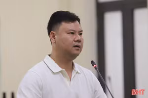Tài xế "khóa đầu, khóa đuôi" ô tô vào ngày Tết bị phạt 50 triệu đồng