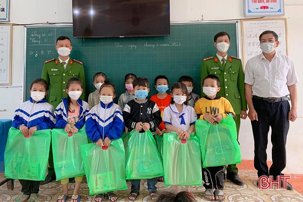 Công an Hương Sơn triển khai nhiều hoạt động thiết thực