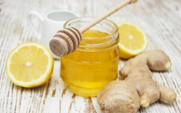 Làm gì với chứng đau họng khi bị COVID-19?