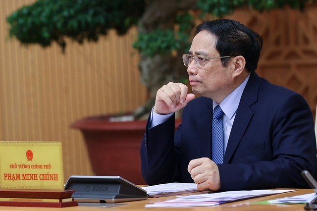 Thủ tướng chỉ đạo các giải pháp trước những diễn biến mới phức tạp - Ảnh 3. Thủ tướng: Tiến tới bình thường hóa với dịch bệnh, xem COVID-19 là bệnh đặc hữu