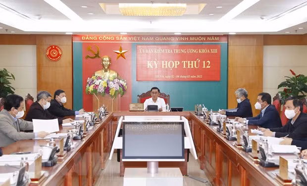 Ủy ban Kiểm tra Trung ương xem xét kỷ luật nhiều tập thể, cá nhân