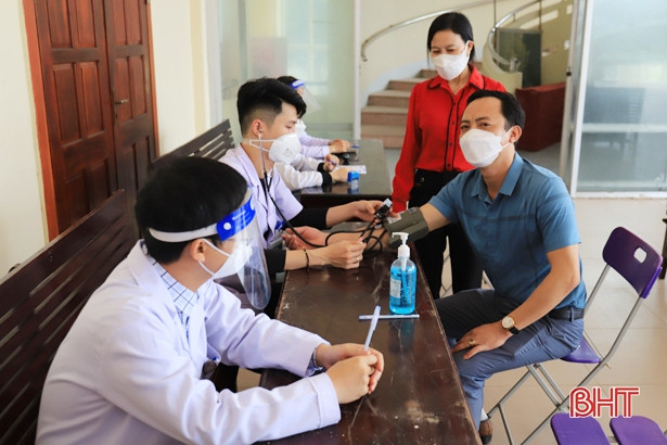 Thu về 305 đơn vị máu từ ngày hội “Giọt máu hồng tình nguyện” ở Nghi Xuân