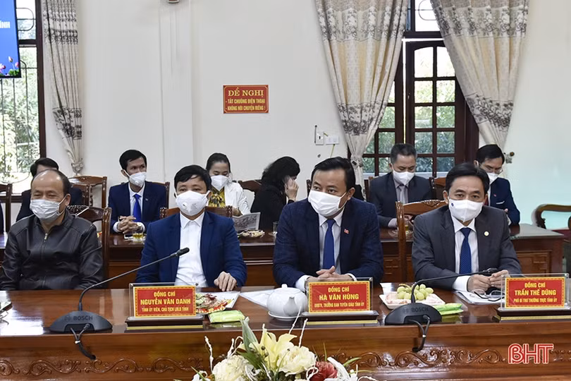 Gặp mặt kỷ niệm 30 năm ngày thành lập TX Hồng Lĩnh