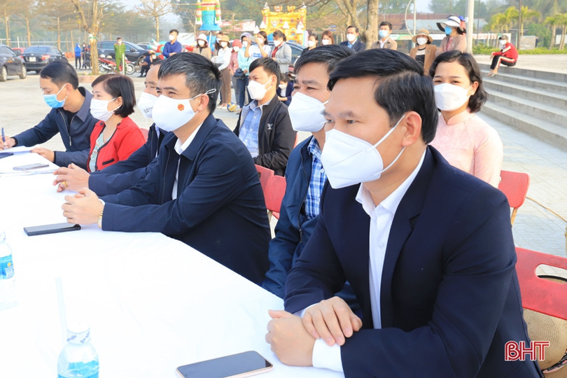 17 đội tranh tài Giải Bóng chuyền nữ huyện Nghi Xuân