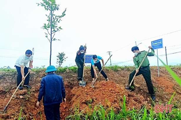 Công an Hương Sơn triển khai nhiều hoạt động thiết thực
