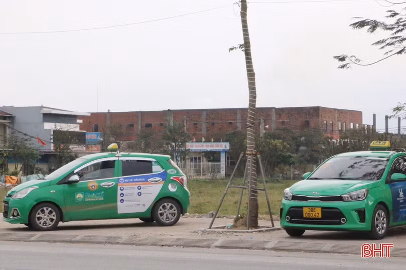 Giá xăng, dầu “phi mã”, doanh nghiệp vận tải hành khách ở Hà Tĩnh tính phương án tăng giá vé