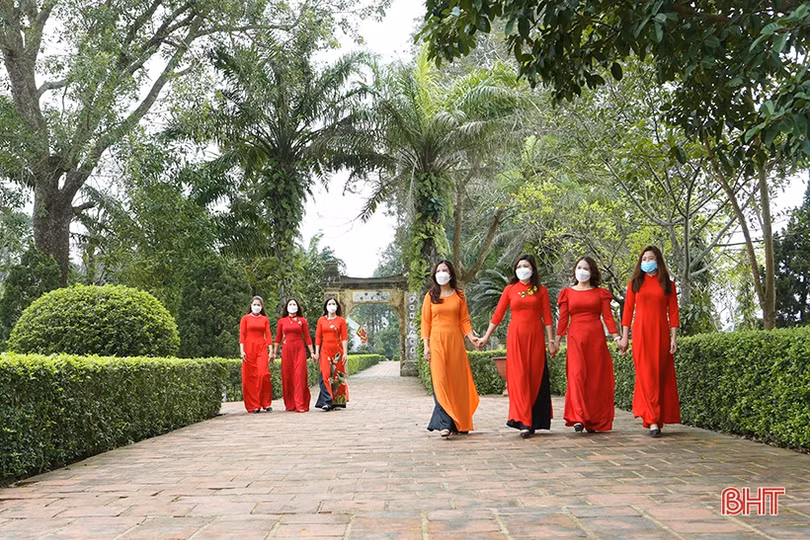 Phụ nữ Hà Tĩnh háo hức hưởng ứng “Tuần lễ Áo dài”