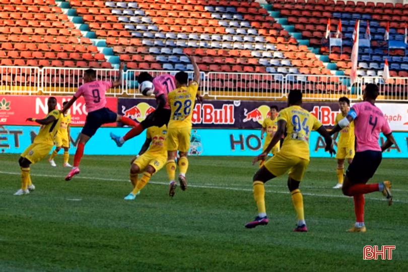 Hồng Lĩnh Hà Tĩnh có điểm số đầu tiên sau lượt 2 V.League 2022