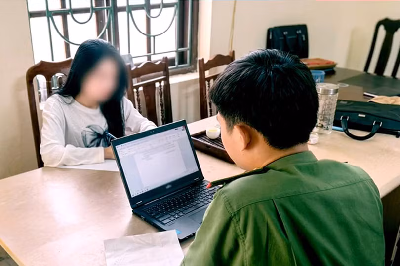 Công an tỉnh Hưng Yên làm việc với admin nhóm "Những người ghét bố mẹ". Ảnh Internet