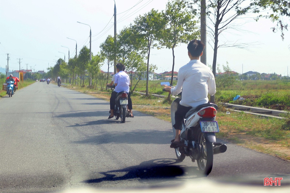 Nhấn vào ảnh để phóng to Chưa đủ tuổi vẫn điều khiển xe máy rồi gây tai nạn: Xin đừng cứ mãi… “giá như”! | Báo Hà Tĩnh - Tin tức Hà Tĩnh mới nhất, tin nhanh Hà