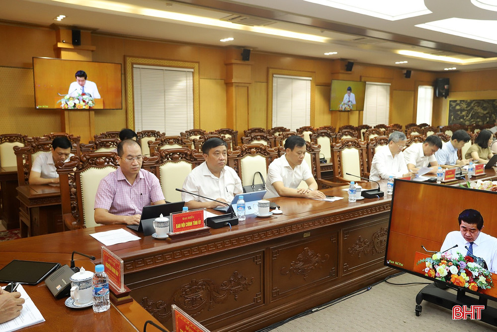 Các đại biểu tham dự tại điểm cầu Hà Tĩnh. bqbht_br_noi-chinh-2.jpg