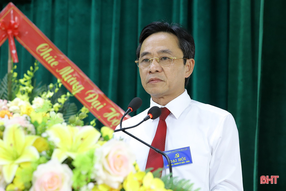 Phó Bí thư Thường trực Tỉnh ủy Trần Thế Dũng phát biểu chỉ đạo tại đại hội. bqbht_br_dai-hoi-ha-huy-tap-3a.jpg