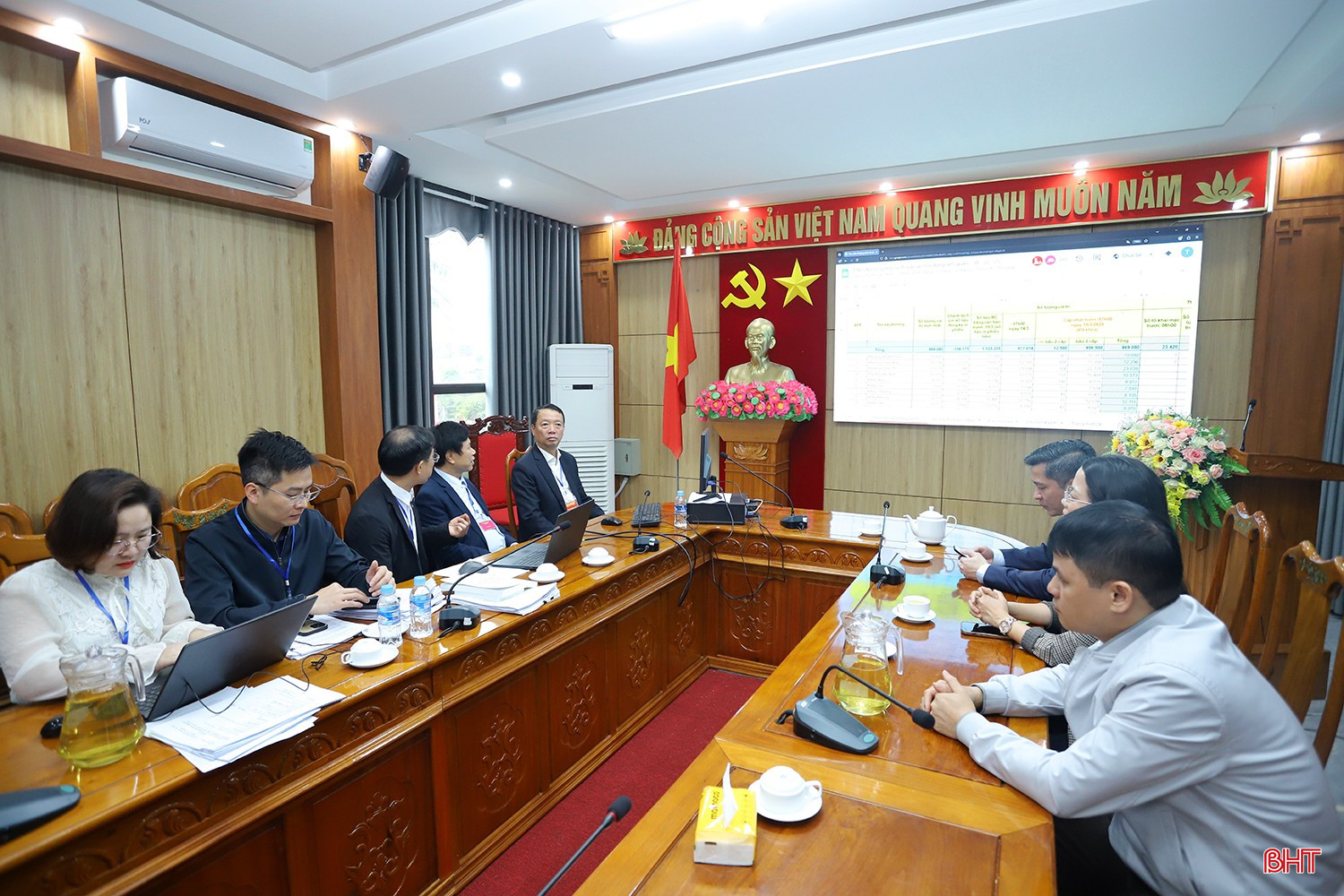 bqbht_br_chu-tich-kiem-tra-bo-phieu-1.jpg
