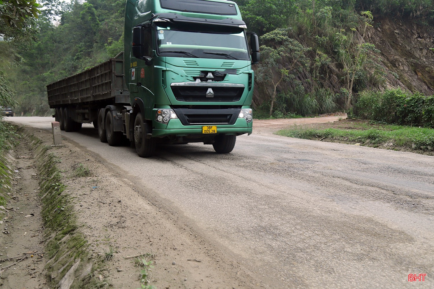 bqbht_br_quoc-lo-15-hu-hong-18.jpg