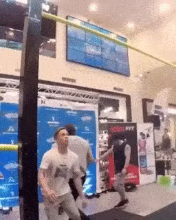 khoi dong tuan moi voi loat anh dong sieu hai huoc
