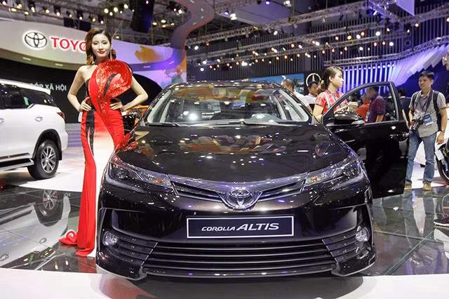 trieu hoi toyota altis tai viet nam