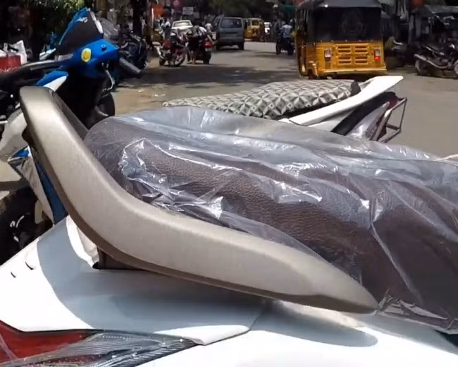 Ảnh thực tế Honda Activa 5G giới hạn giá 18,5 triệu đồng