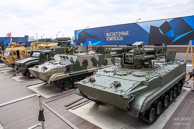 Dàn tên lửa phòng không Nga trưng bày tại Triển lãm Army 2019